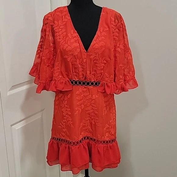 Selfie Leslie Caspar Batwing Red Dress - Picture 3 of 8